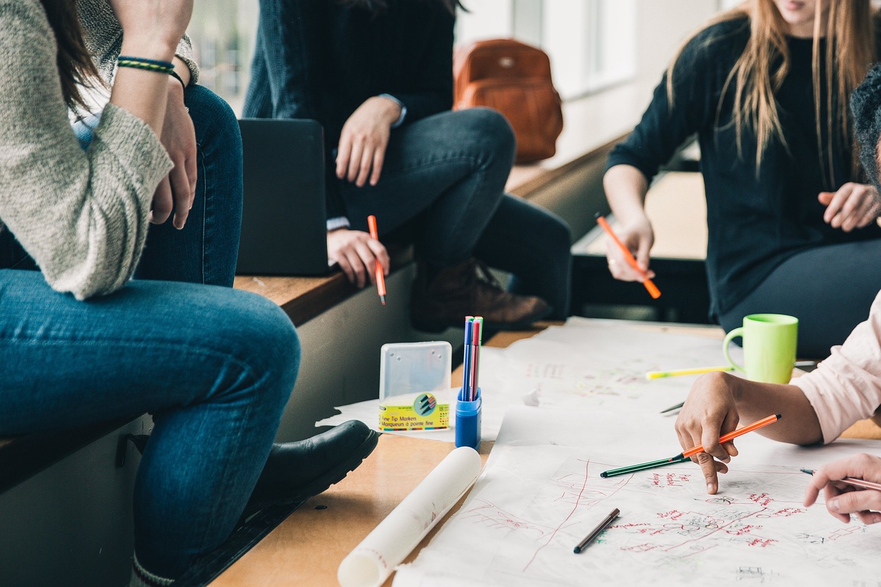 Qué negocio emprender online entre amigas