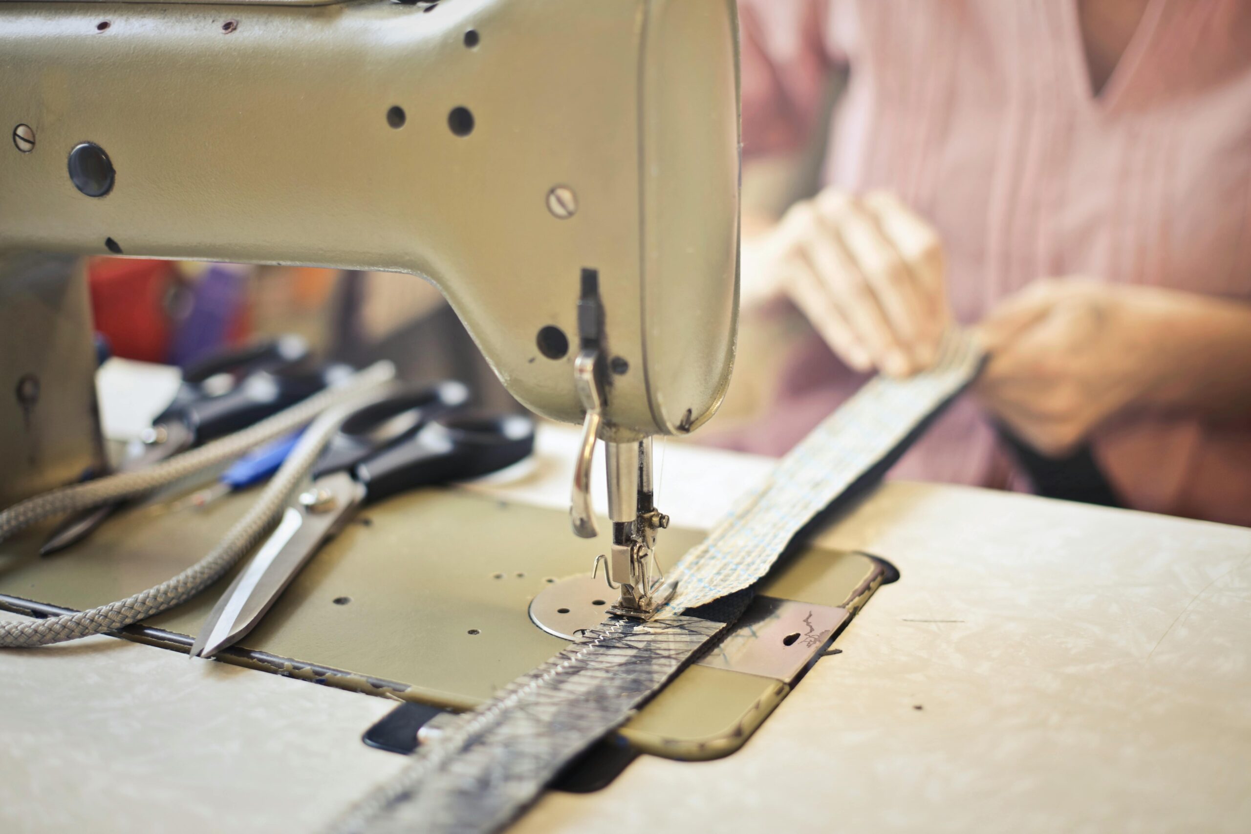 Cómo ofrecer online bordados de prendas